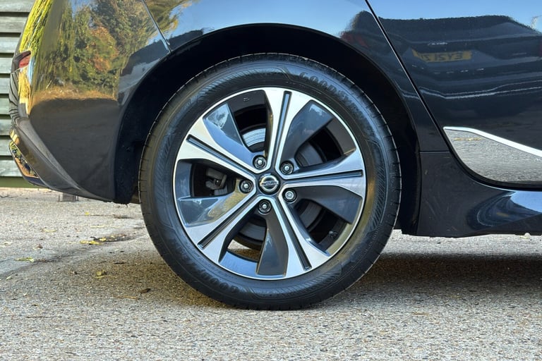  Nissan Leaf 40kwh 10 Hatchback 5dr Electric Auto 150 Ps Electric