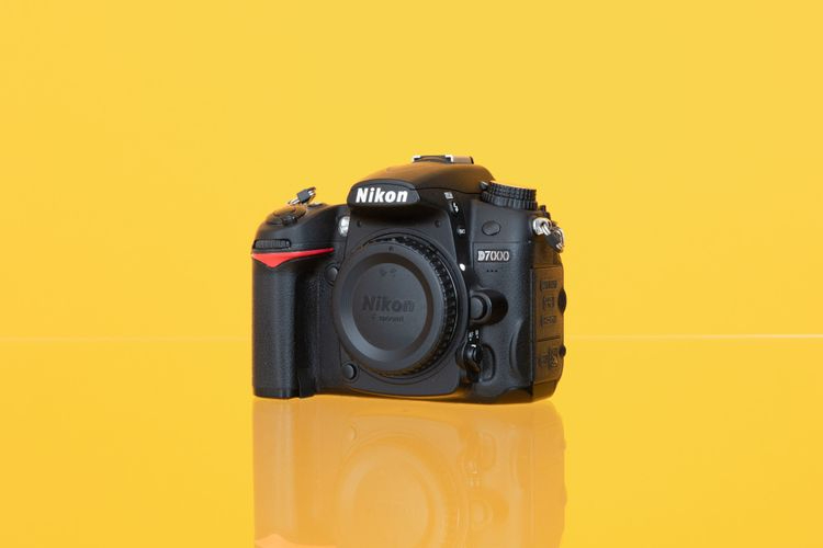 Nikon D7000 + 50mm f1.8 D AF + 18-35mm f3.5-4.5 D IF-ED AF + Accessories