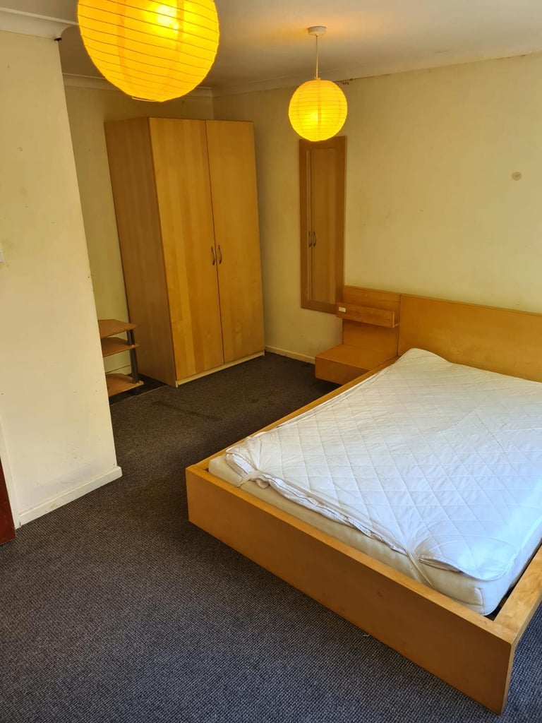 Spacious and Cosy Double Room for Rent in - BS5 0RJ