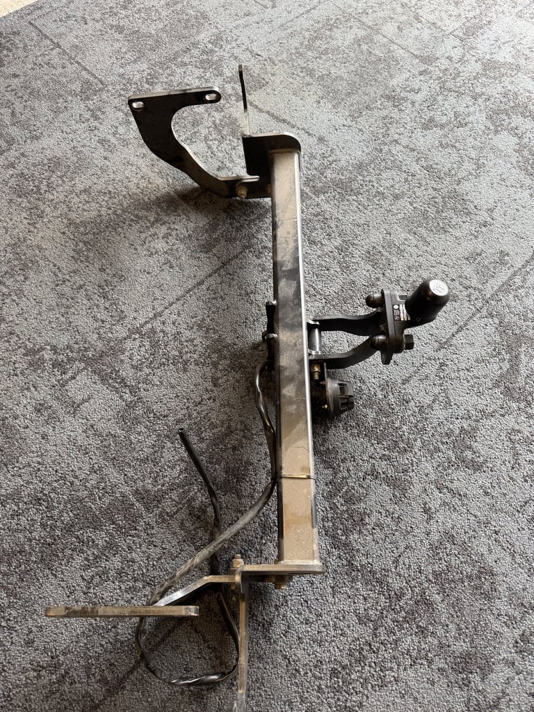 Vauxhall vivaro 2024 tow bar 