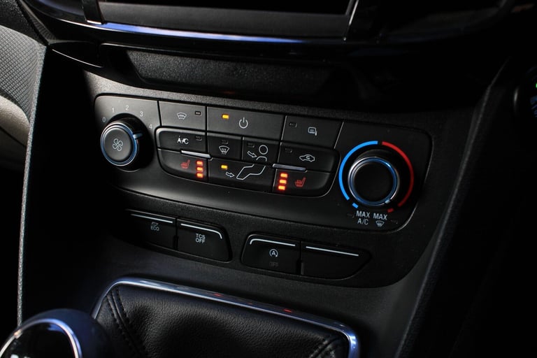 2021 Ford Transit Connect 1.5 240 EcoBlue Limited L2 Euro 6 (s/s) 5dr PANEL VAN Diesel Manual