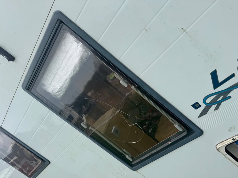 2008 coachman laser 4 birth fixed bed 