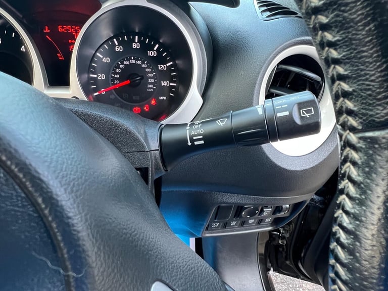 2016 Nissan Juke 1.5 dCi N-Vision SUV 5dr Diesel Manual Euro 6 (s/s) (110 ps) HATCHBACK Diesel Ma...