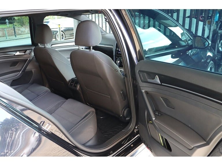 2019 Volkswagen Golf 2.0 TSI R Estate 5dr Petrol DSG 4Motion Euro 6 (s/s) (300 ps) Estate Petrol ...