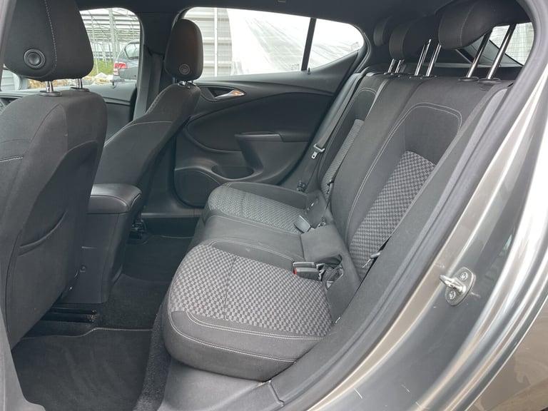 VAUXHALL ASTRA 1.4 i SRi 2017