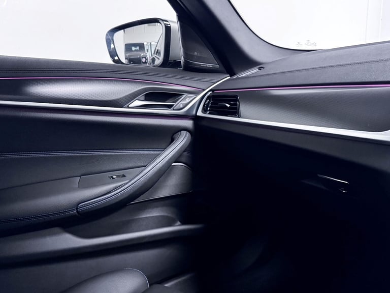2022 BMW 5 Series 4.4 M550i V8 Saloon 4dr Petrol Steptronic xDrive Euro 6 (s/s) (530 ps) SALOON P...