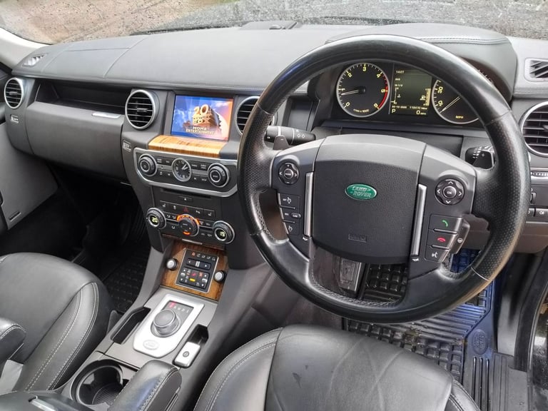 Land Rover Discovery 4 HSE Luxury. Cambelt done. F.S.H. MOT October 2026. Lovely example 