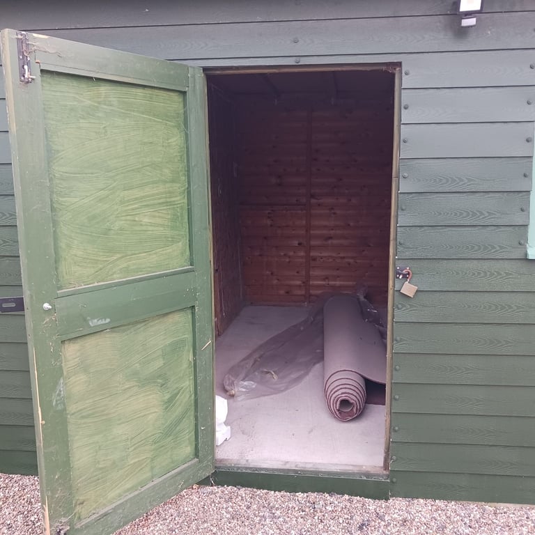 SELF STORAGE LOCKUP RURAL WISHAW SUTTON COLDFIELD HOUSE SMALL BUSINESS ETC PRIVATE 