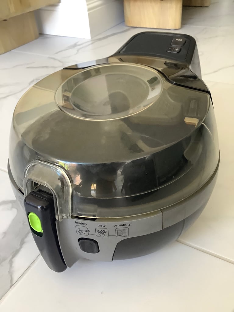 image for Tefal Family Actifry Model C-11. 1400W. Used, in good condition. No damage to any of the components 