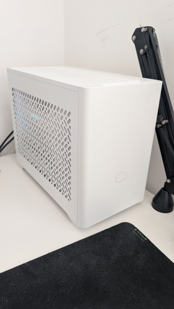 Mini ITX PC Case + Water Cooler 240mm 750w PSU, Cooler Master NR200 v2 + Atmos 240 + Corsair SF750