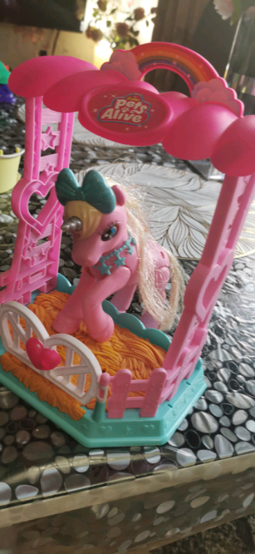 Pets alive unicorn toy