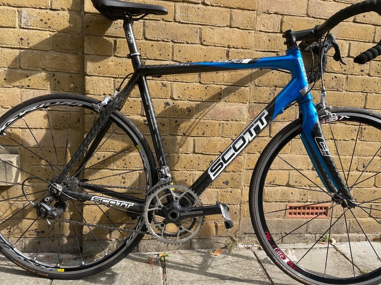 Complete Carbon Scott Road bicycle Campagnolo components throughout