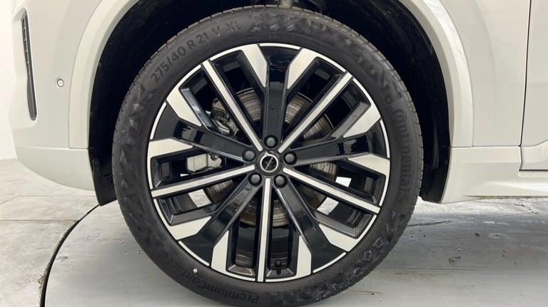 2025 Volvo XC90 Ultra, T8 AWD Plug-in hybrid, Dark, 7 Seats (BLIS, Panoramic Sunroof) Estate Petr...