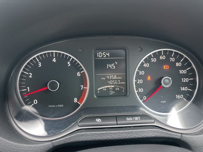 VOLKSWAGEN POLO 1.4 SE 2011