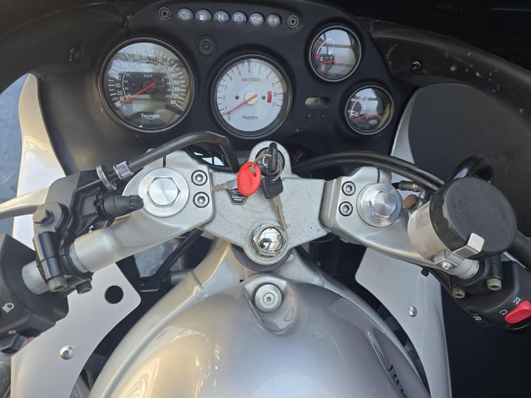 TRIUMPH SPRINT ST 955i TRADE SALE HPI CLEAR 