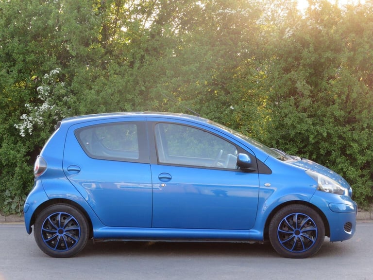TOYOTA AYGO 1.0 VVT-i Blue MultiMode Euro 5 5dr 2010