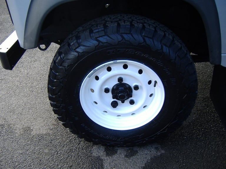 2013 Land Rover Defender 110 2.2 TDCi 110  HIGH CAPACITY PICK UP Manual 4x4 Diesel Manual