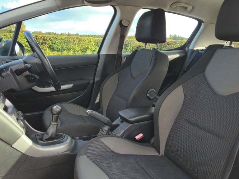 2012 Peugeot 308 1.6 308 Active HDi 5dr Hatchback Diesel Manual