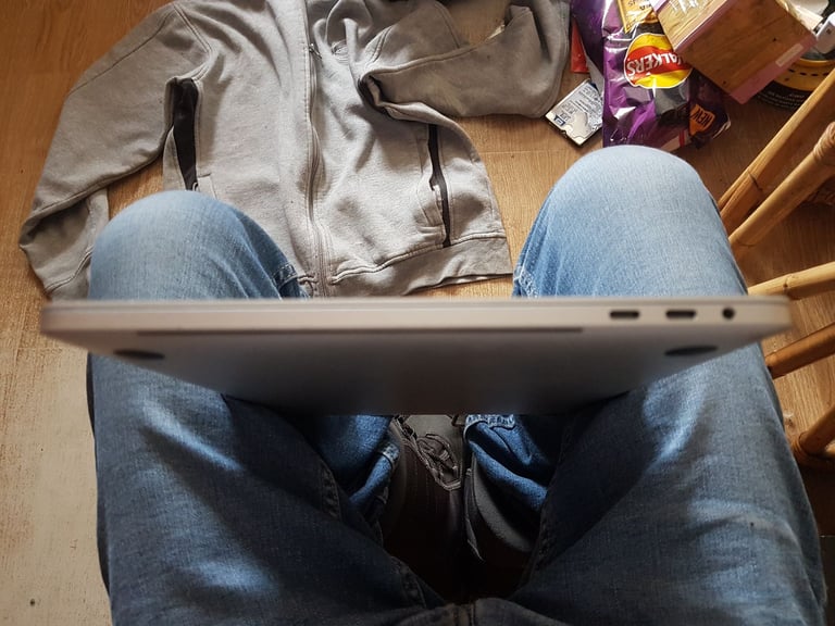 macbook pro a1706 proessor dual core intel core i5 3.1ghz 8g memory intel hd graphic