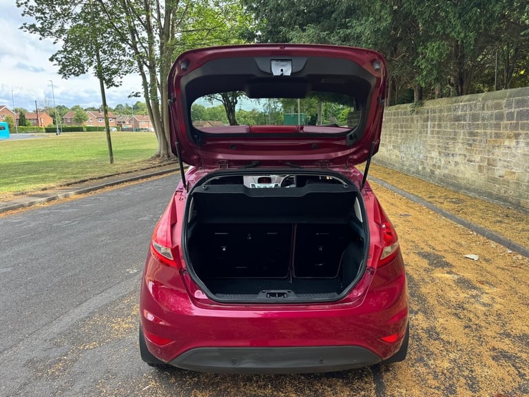 2010 Ford Fiesta 1.6 Titanium 5dr HATCHBACK Petrol Manual