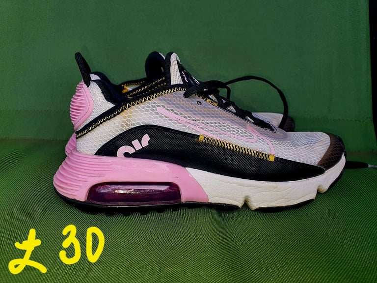 image for Nike girl trainers 