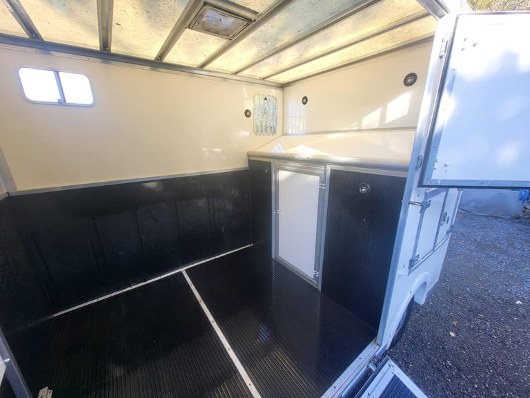 Renault Master Horsebox Horse Box 2008