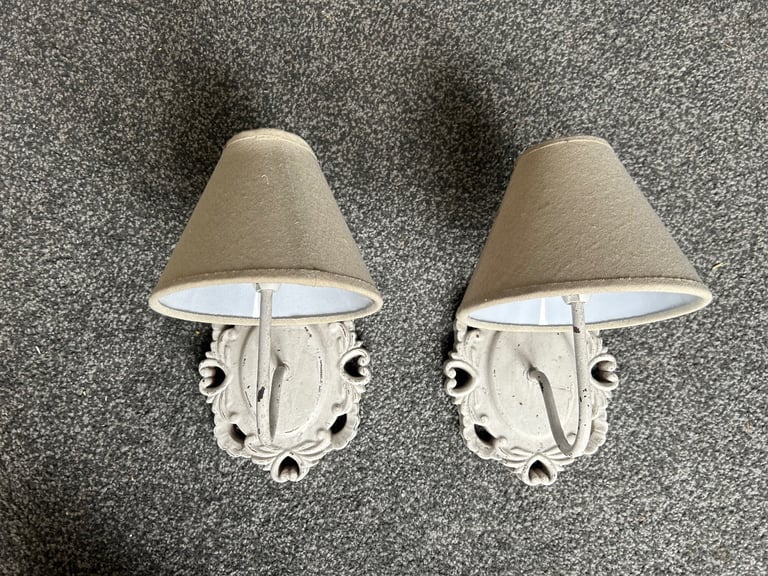 Pair of Vintage-Style Wall Lights – Cream/Antique Finish