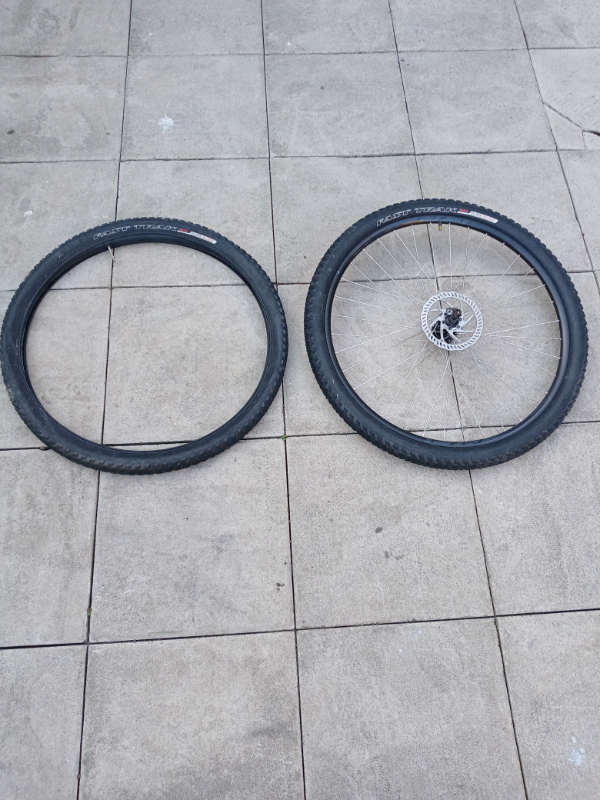 29×2.0 SPECIALIZED TYRES £40 