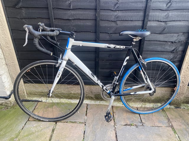 Adults Dawes giro 300 lightweight road bike in Coventry, West