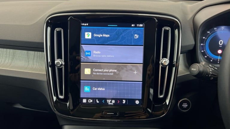 2024 Volvo XC40 Ultra, B3 Mild hybrid, Petrol, Bright (360 camera, Heated Windscreen) Estate Petr...