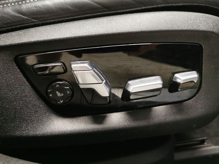 2022 BMW 7 Series 3.0 745Le 12kWh M Sport Saloon 4dr Petrol Plug-in Hybrid Auto xDrive Euro 6 Sal...