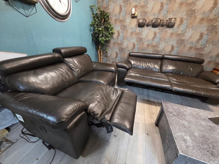Harveys GENUINE leather electric recliner 3+2 seater sofa 🛋 