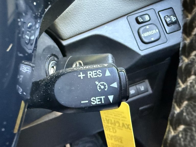 2019 Toyota Yaris 1.5 VVT-i Icon Tech Euro 6 5dr HATCHBACK Petrol Manual