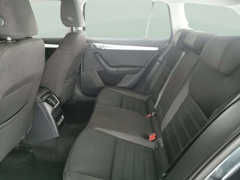 2020 Skoda Octavia 1.6 TDI SE Technology Estate 5dr Diesel Manual Euro 6 (s/s) (115 ps) - CLIM Es...