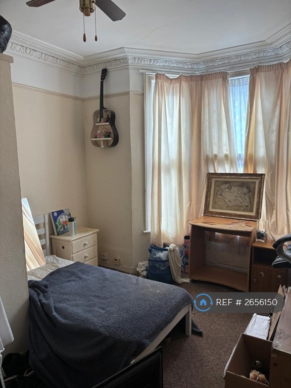 2 bedroom flat in St. Dunstans Terrace, Plymouth, PL4 (2 bed) (#2656150)