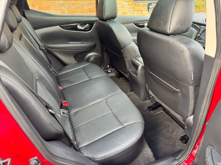 2015 Nissan Qashqai 1.6 DiG-T Tekna [Non-Panoramic] 5dr HATCHBACK Petrol Manual