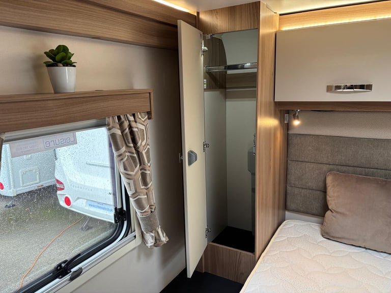 SWIFT BESSACARR HI-STYLE 599 MOTORHOME Alde, Auto Satellite, Tower Fridge, 