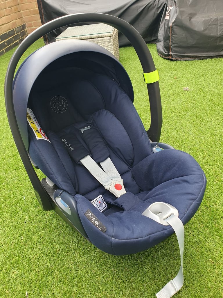Cybex Cloud Z i-Size Baby Seat and 360 Swivel Isofix Base Z
