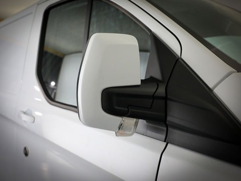 2023 Ford Transit Custom 2.0 300 EcoBlue Limited Panel Van 5dr Diesel Manual L2 H1 Euro 6 (s/s) (...