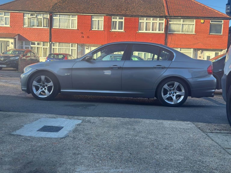 BMW, 3 SERIES, Saloon, 2011, Manual, 1995 (cc), 4 doors