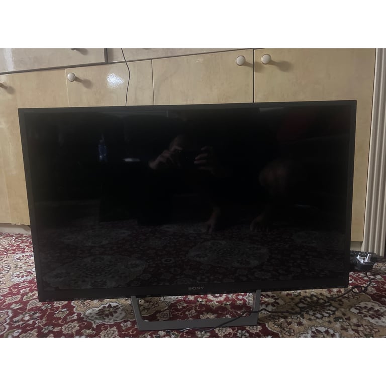SONY 32 inch SMART TV