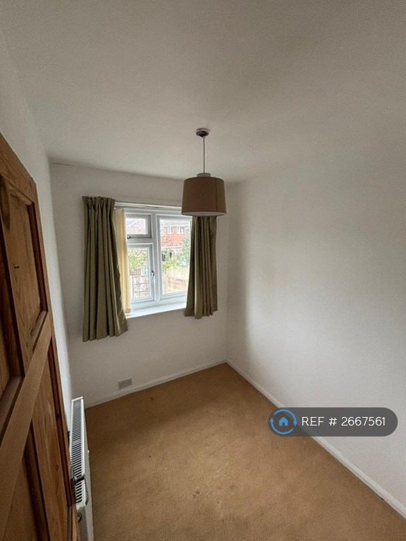 3 bedroom house in Cherry Tree Gardens, Codsall, Wolverhampton, WV8 (3 bed) (#2667561)