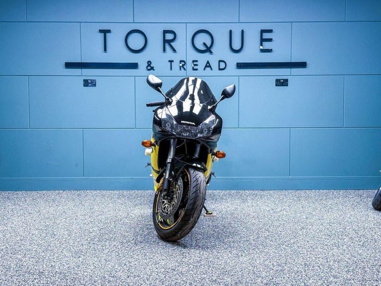 2004 53 HONDA CBR900RR FIREBLADE 954CC - AKRO EXHAUST - COLLECTOR BIKE