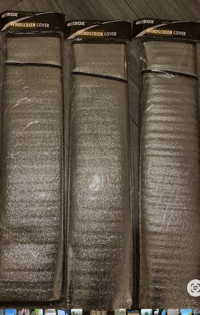 image for Car Windscreen Covers for Winter Frost Ice Bulk Wholesale Clearance Car Boot Market 