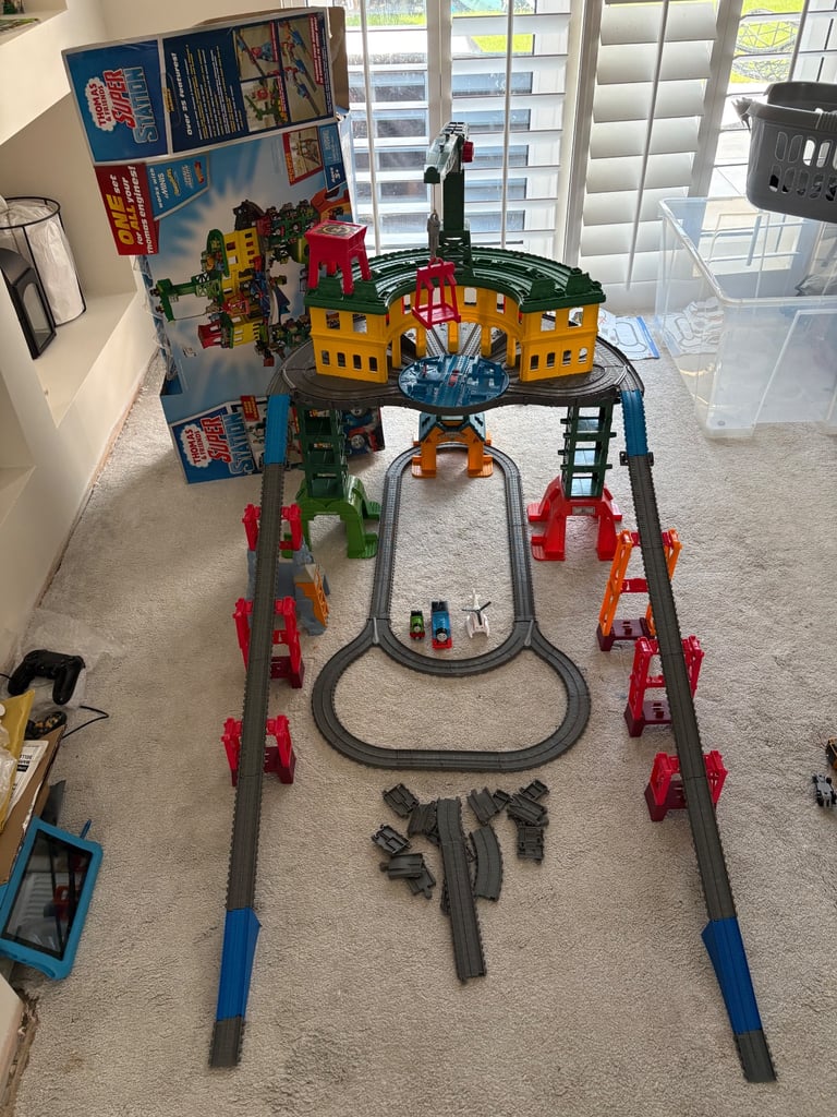 image for Thomas and Friends Super Station Trackmaster automated track