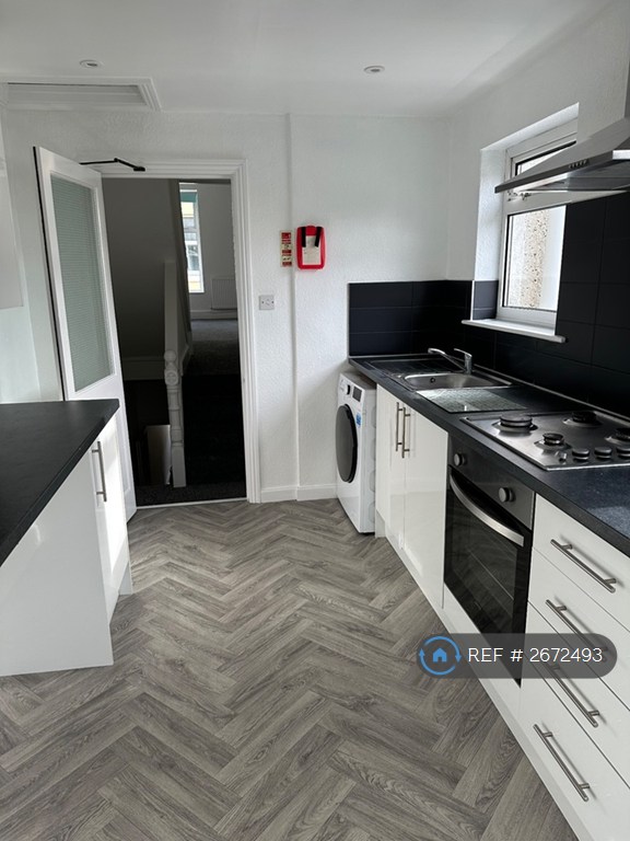 3 bedroom flat in Waterloo Street, Plymouth, PL4 (3 bed) (#2672493)