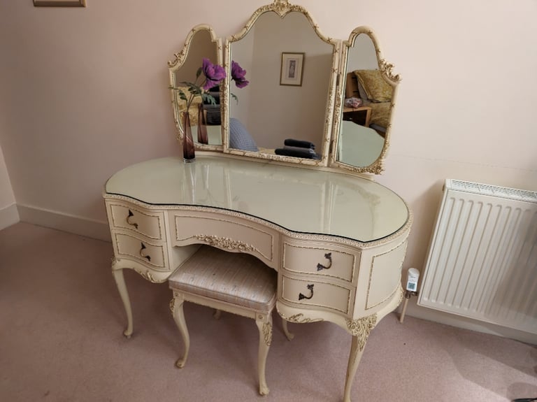 Vintage French Louis Style Olympus Antoinette Dressing Table 