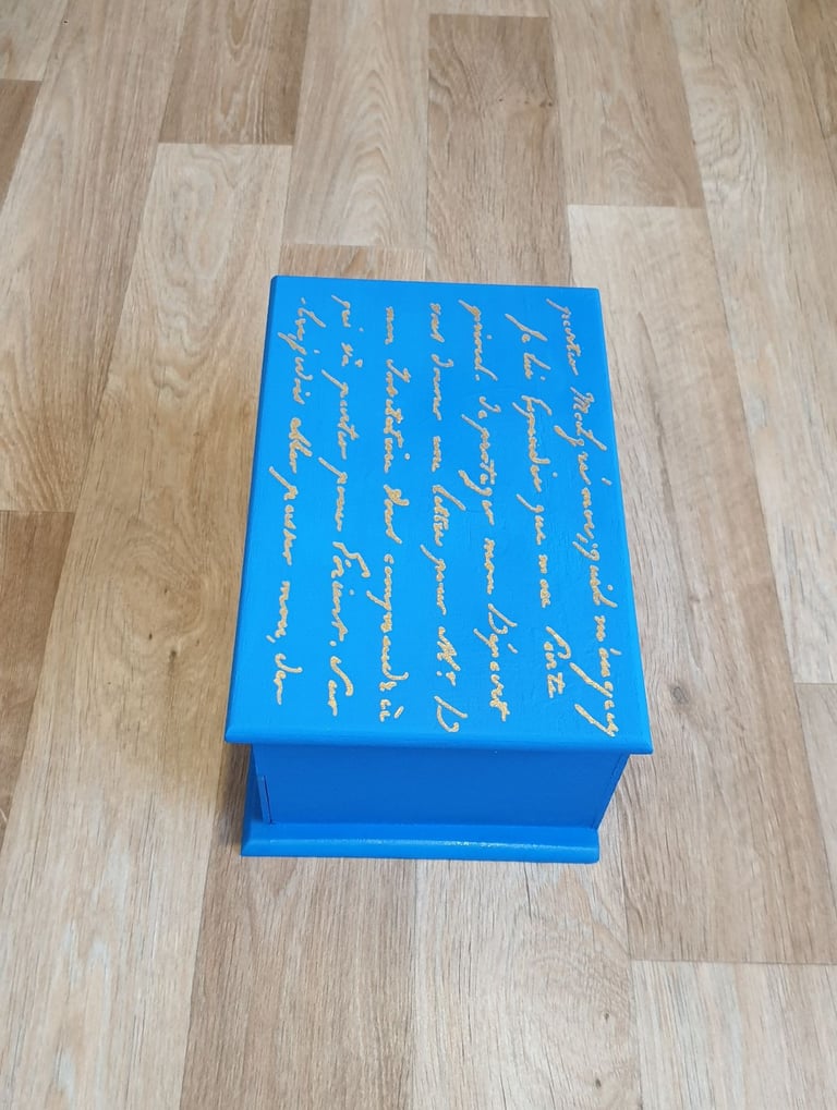Jewellery Presentation Box French Script Handpainted