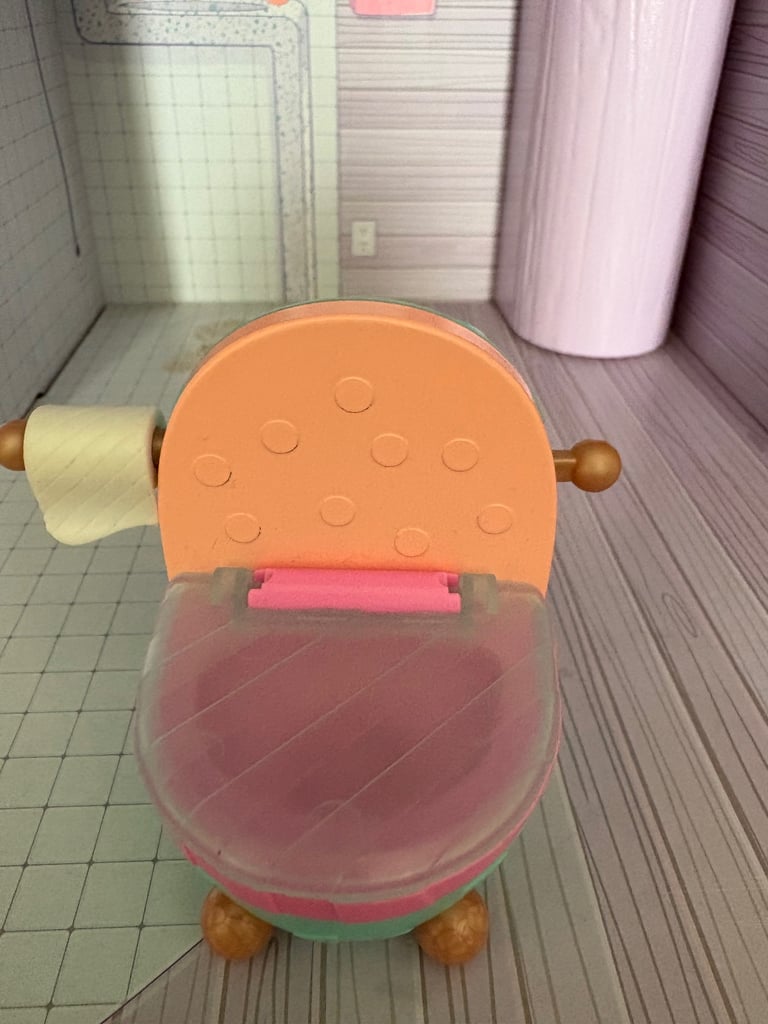 LOL Surprise Winter Disco Chalet Doll's House Bundle with furniture, dolls and accessories