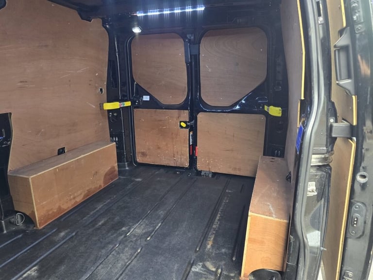 2017 Ford Transit Custom 2.0 TDCi 290 Limited Panel Van 5dr Diesel Manual L1 H2 (157 g/km, 168 bh...